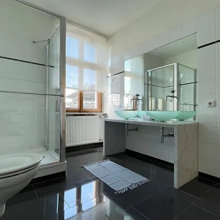 Im Zentrum Von Lochau, #2